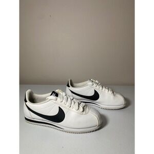 Nike Cortez Women White Black Classic Leather Low Top Sneakers Size 9.5